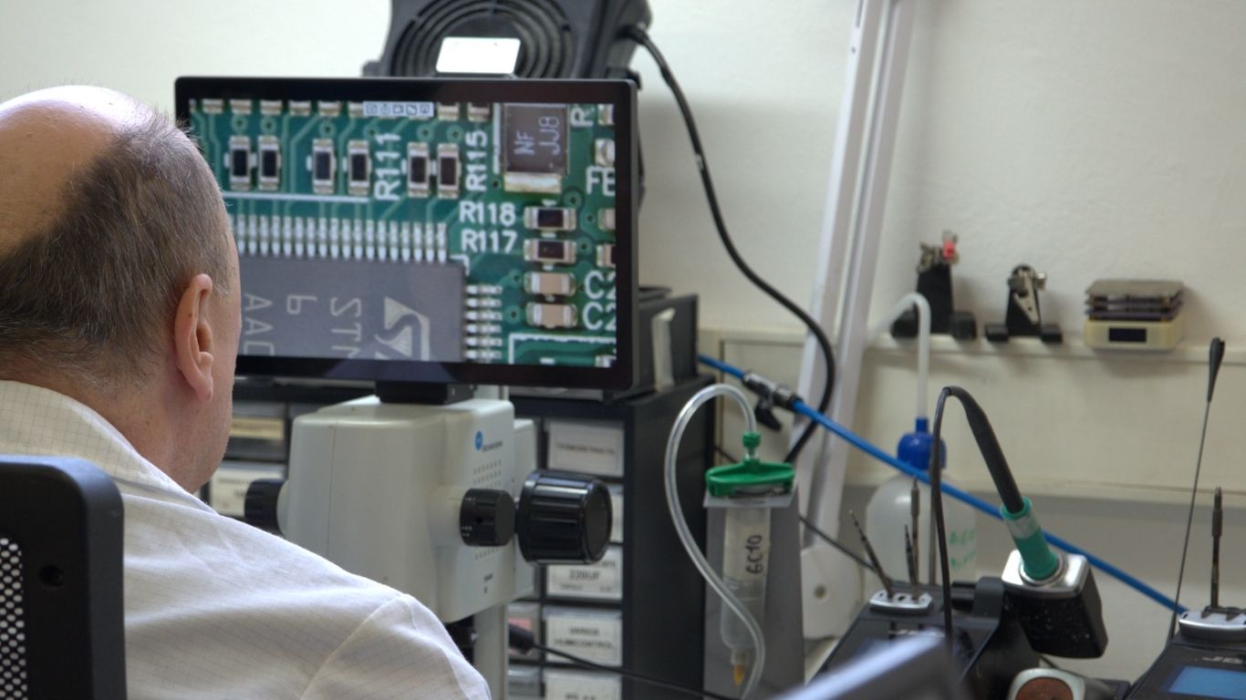 validación de producto electrónico en laboratorio antes de su fabricación